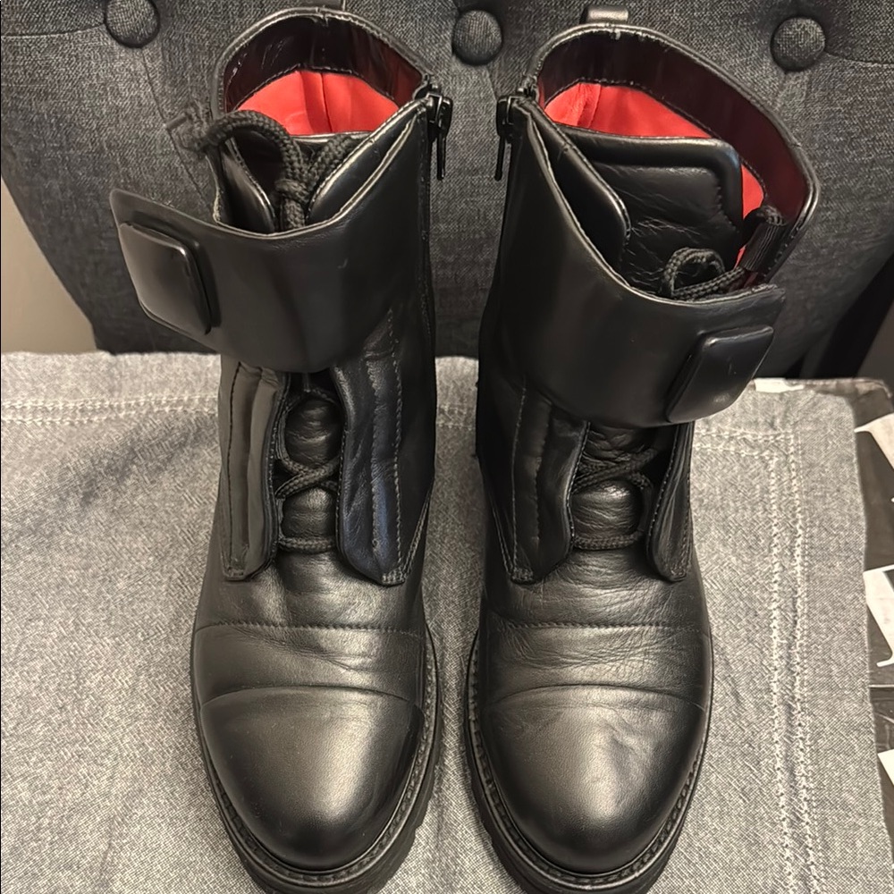 Pas de Rouge Black Ankle Boots with Unique Strap Closure
